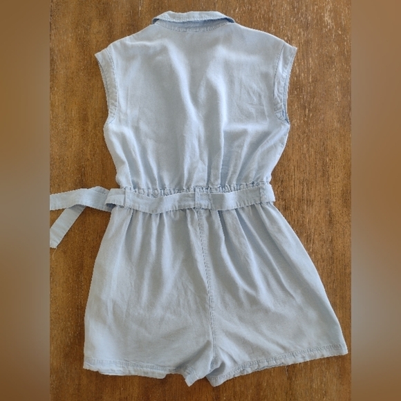 Laundry Chambray Romper Shorts Button Down Belted by Shelli Segal Size Small - Picture 14 of 15